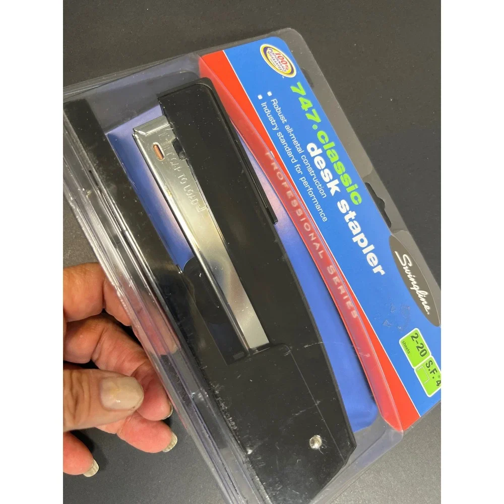 Swingline 747 Classic Desk Stapler Black All Metal Professional‎ Series -- New